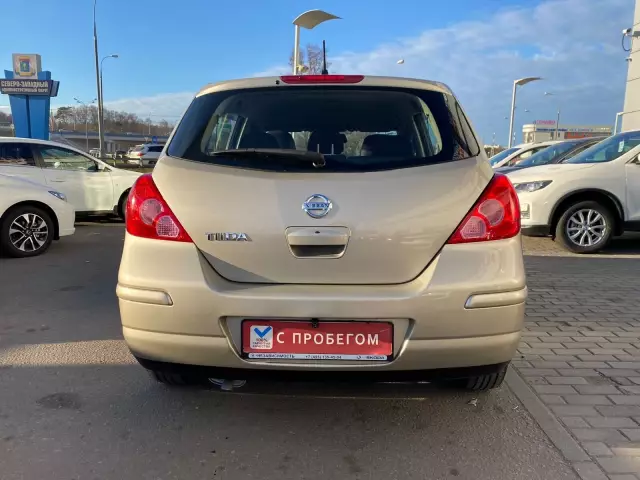 Nissan Tiida 2010