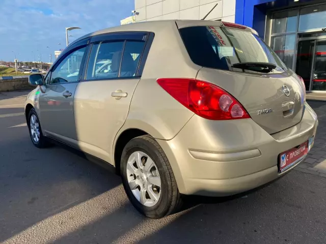 Nissan Tiida 2010