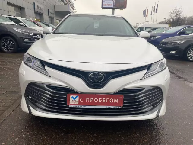 Toyota Camry 2019
