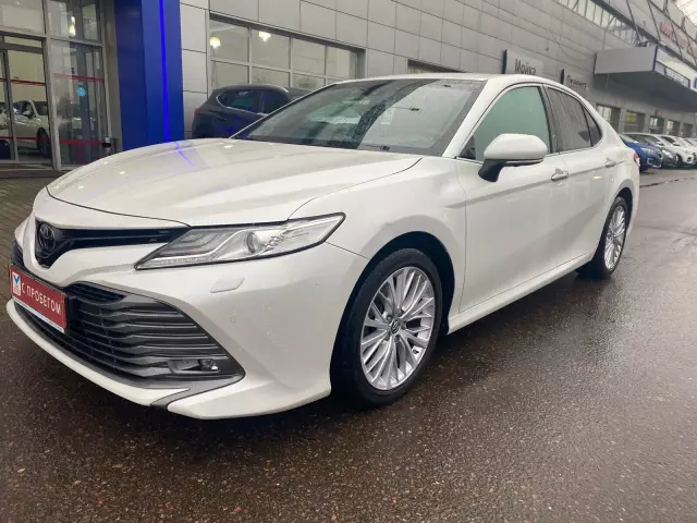 Toyota Camry 2019