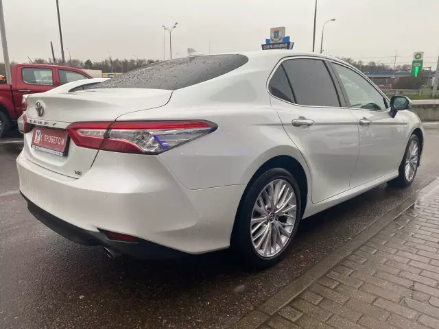 Toyota Camry 2019