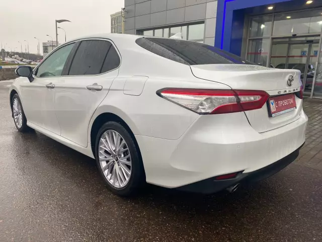 Toyota Camry 2019