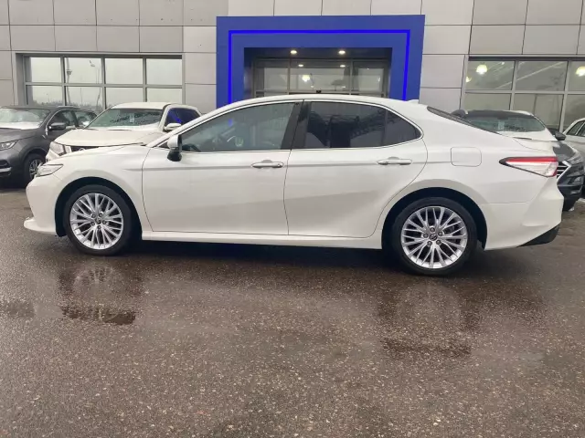 Toyota Camry 2019