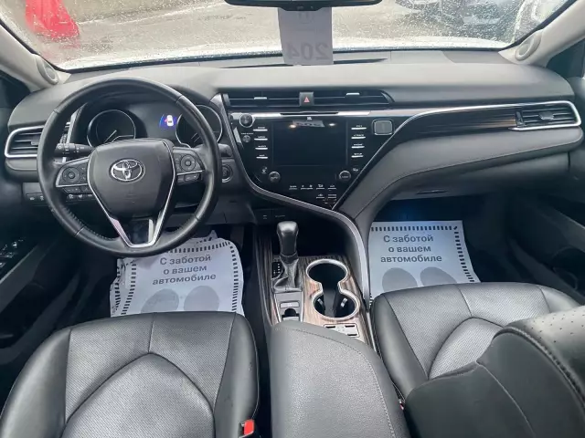 Toyota Camry 2019