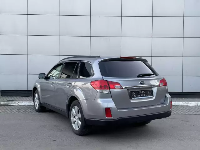Subaru Outback 2011