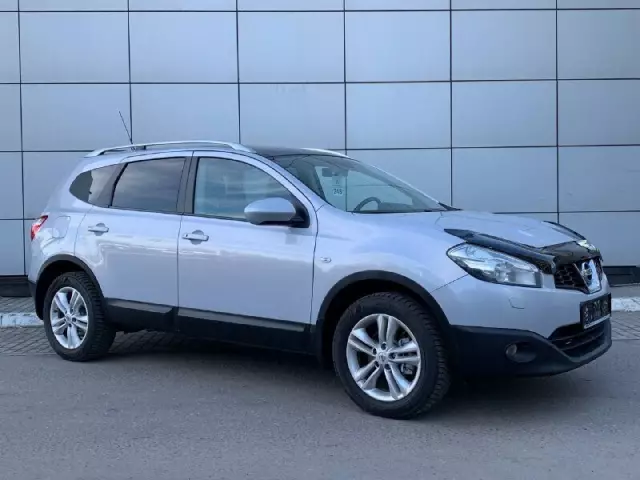 Nissan Qashqai+2 2010