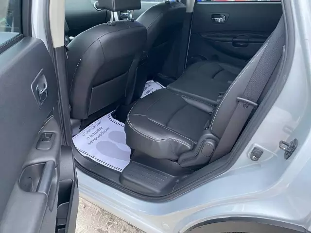 Nissan Qashqai+2 2010