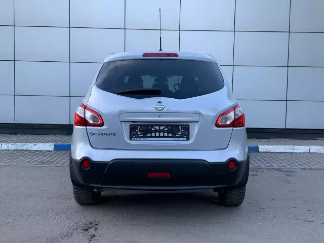 Nissan Qashqai+2 2010