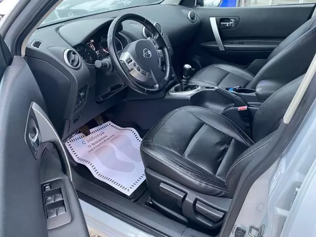 Nissan Qashqai+2 2010