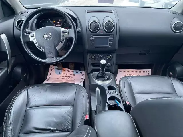 Nissan Qashqai+2 2010
