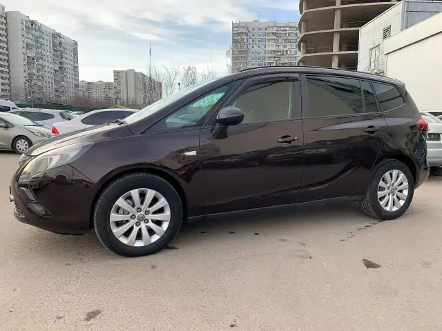 Opel Zafira 2012
