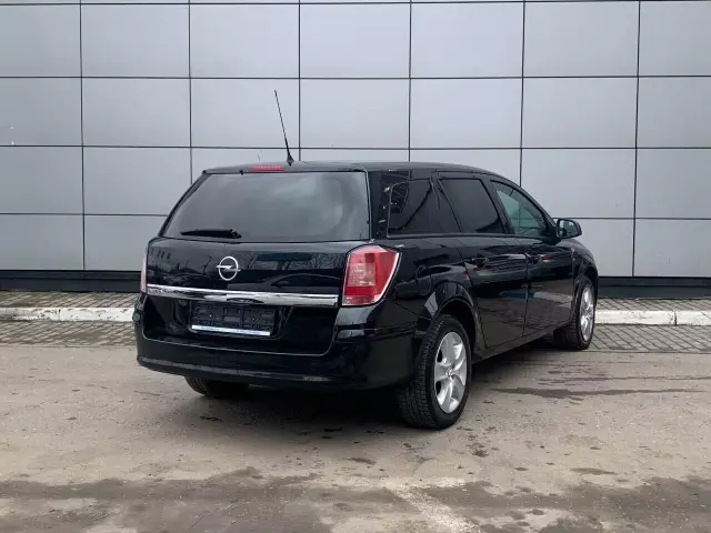 Opel Astra 2014