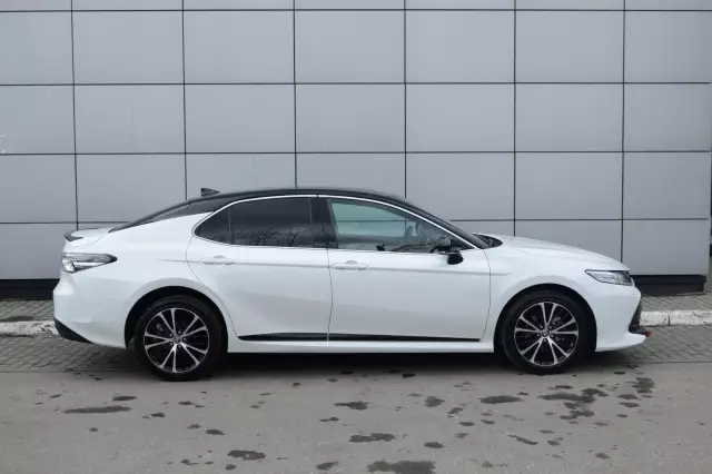 Toyota Camry 2020