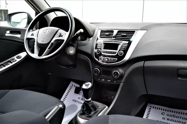 Hyundai Solaris 2015