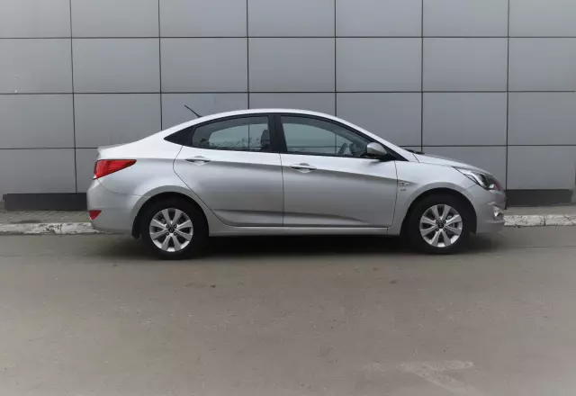 Hyundai Solaris 2015