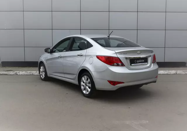 Hyundai Solaris 2015