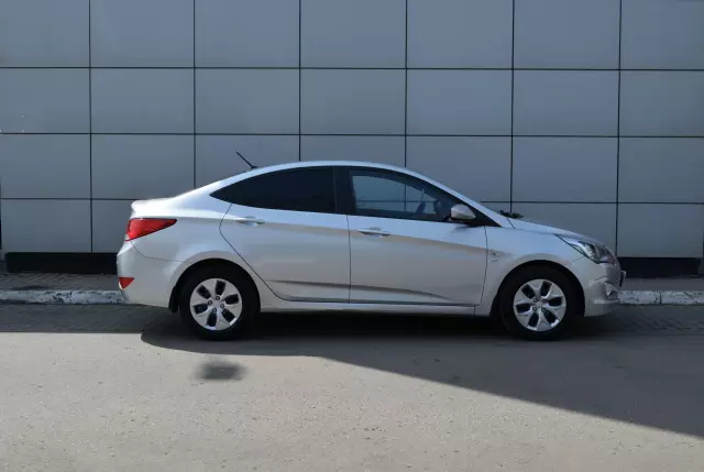 Hyundai Solaris 2015