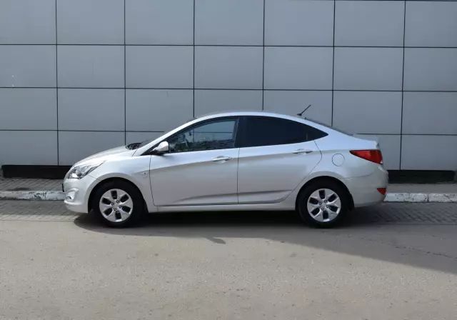 Hyundai Solaris 2015