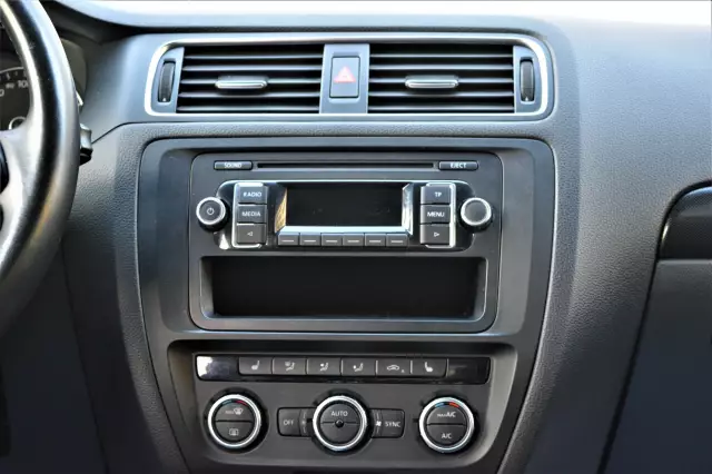 Volkswagen Jetta 2013