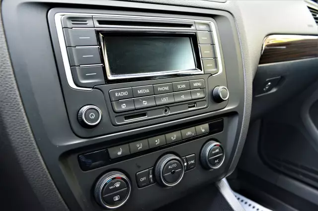Volkswagen Jetta 2015