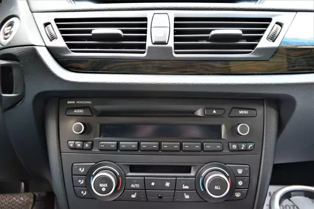 BMW X1 2011