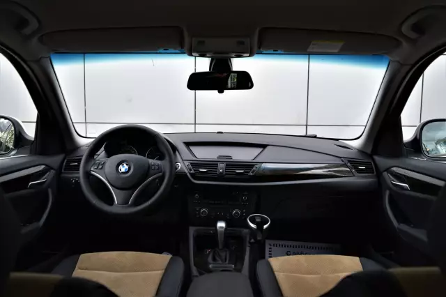 BMW X1 2011