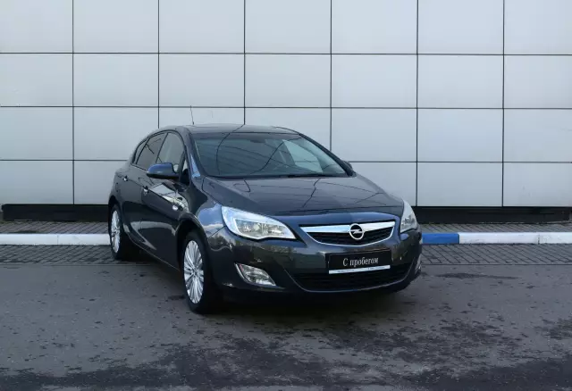 Opel Astra 2011