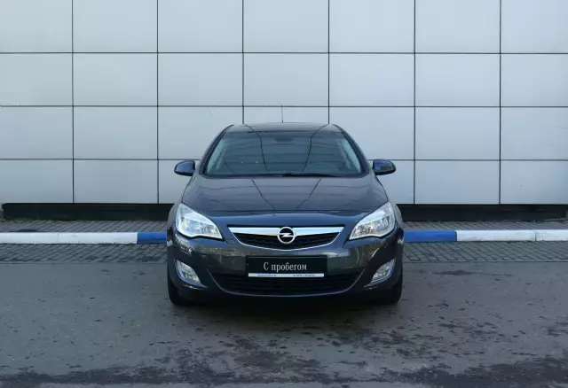 Opel Astra 2011