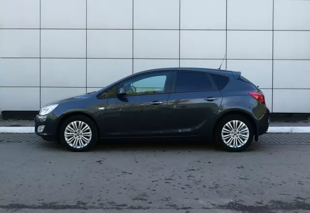 Opel Astra 2011