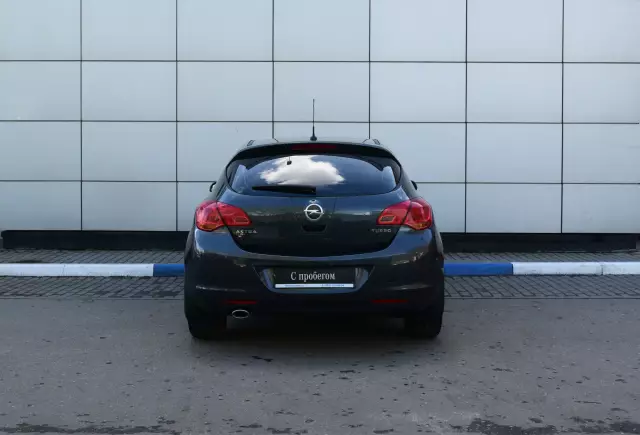 Opel Astra 2011