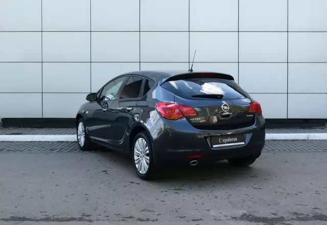 Opel Astra 2011