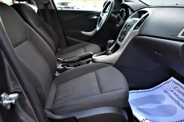 Opel Astra 2011