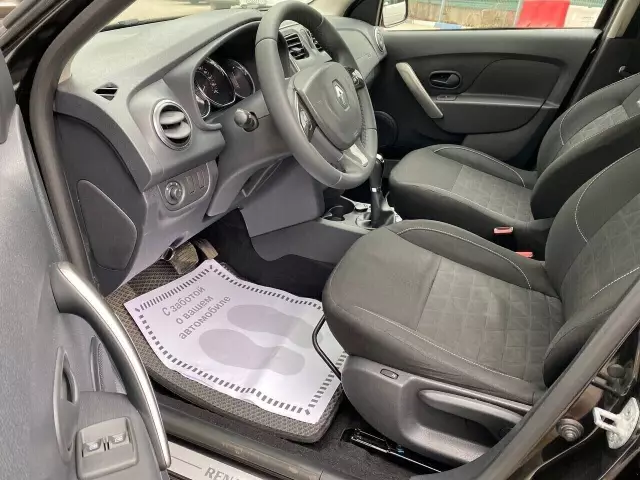 Renault Sandero 2015