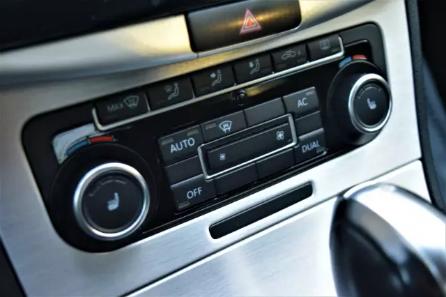 Volkswagen Passat 2011