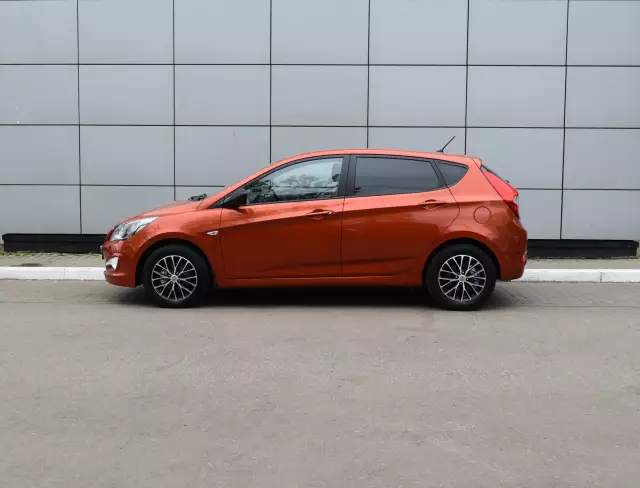 Hyundai Solaris 2015