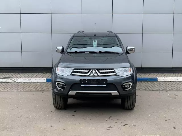 Mitsubishi Pajero Sport 2013