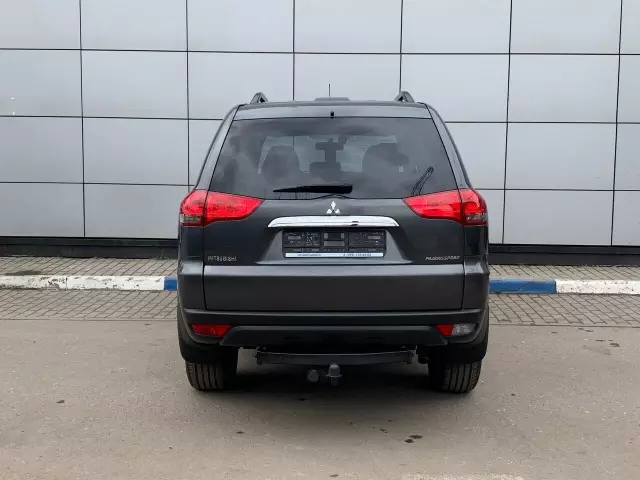 Mitsubishi Pajero Sport 2013