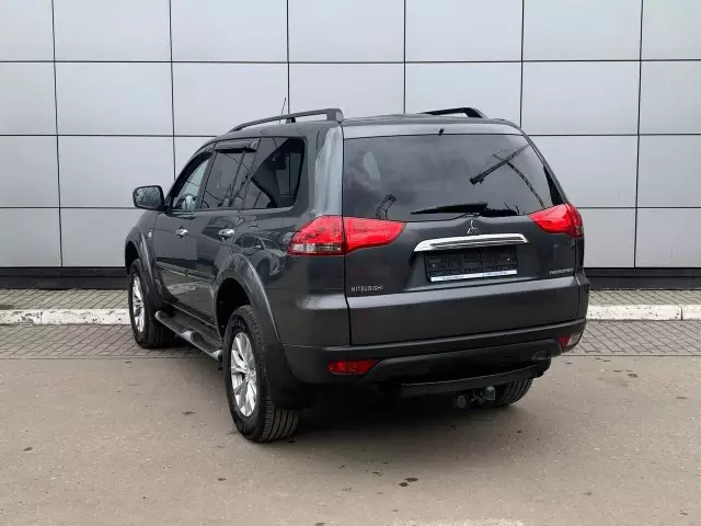 Mitsubishi Pajero Sport 2013