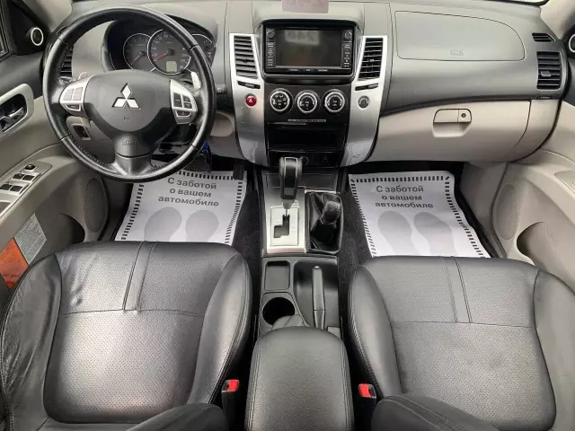 Mitsubishi Pajero Sport 2013