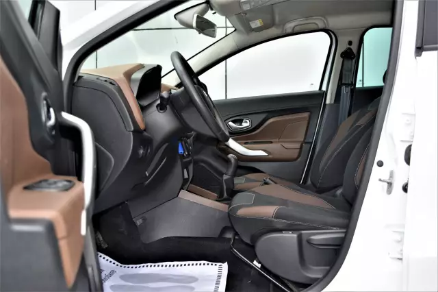 LADA XRAY 2016
