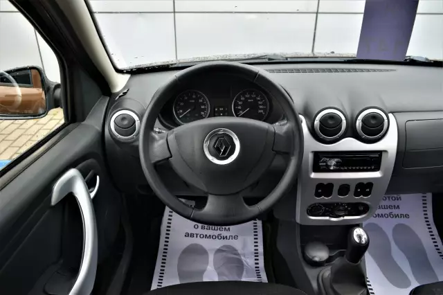 Renault Sandero 2013