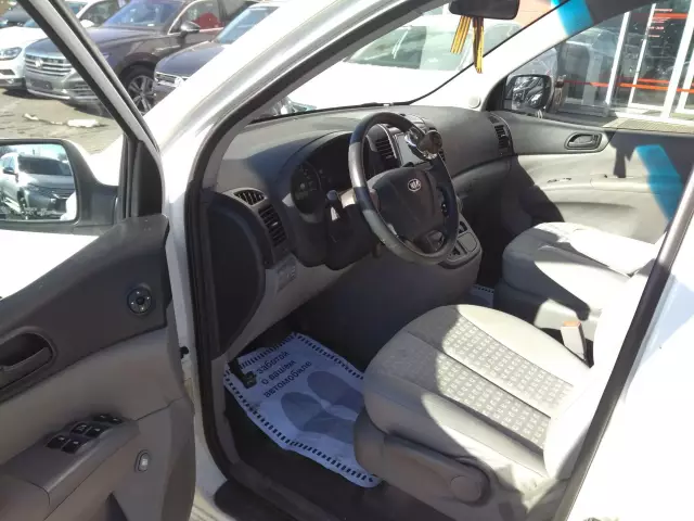 Kia Carnival 2009