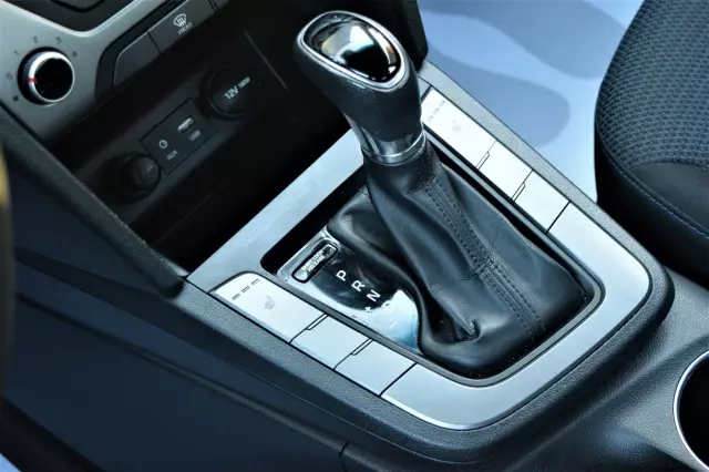 Hyundai Elantra 2016