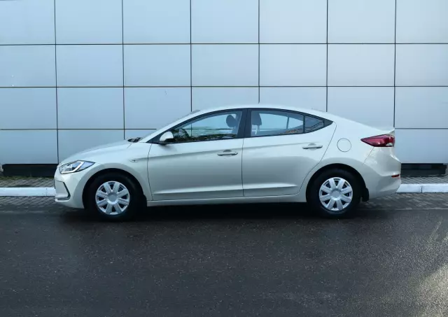 Hyundai Elantra 2016