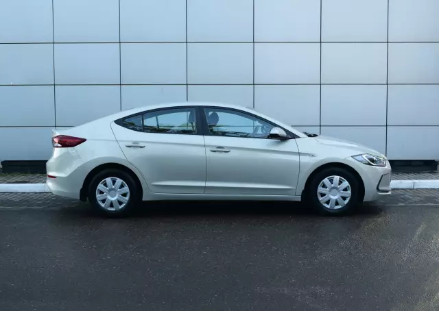 Hyundai Elantra 2016