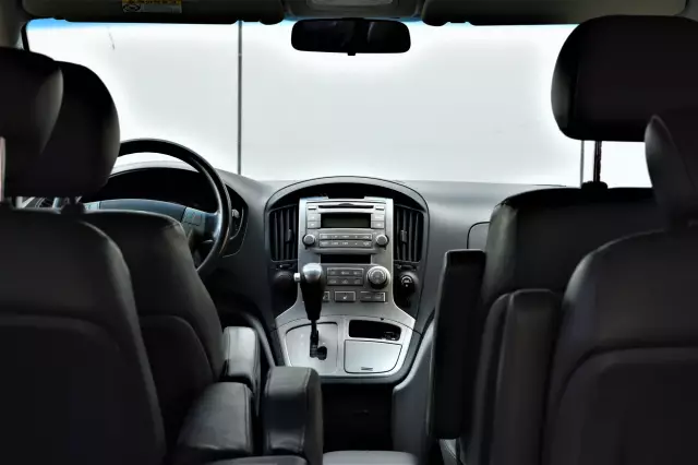 Hyundai Grand Starex 2012