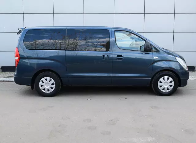 Hyundai Grand Starex 2012