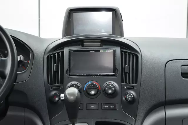 Hyundai Grand Starex 2013