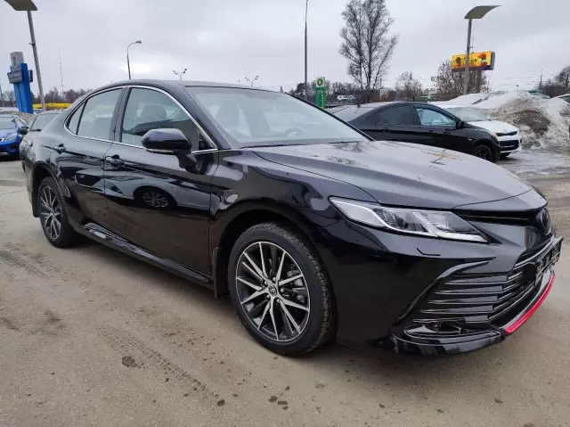 Toyota Camry 2021