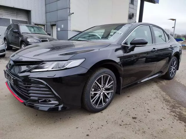 Toyota Camry 2021
